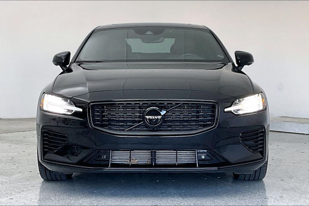 2022 Volvo S60 Recharge Plug-In Hybrid T8 Black Edition R-Design Extended Range