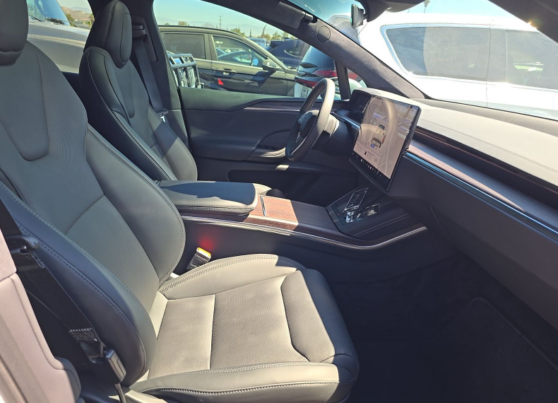2025 Tesla Model X Base