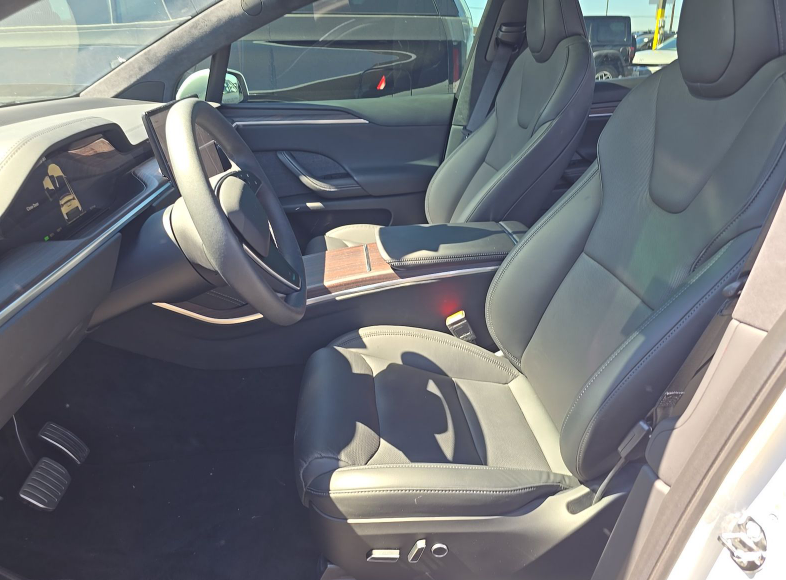 2025 Tesla Model X Base