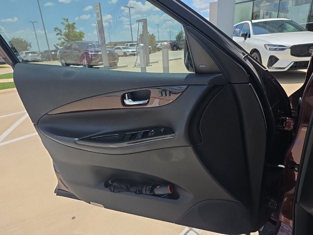 2017 INFINITI QX50 Base