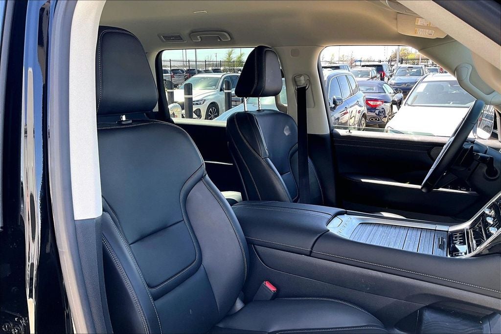 2025 Nissan Armada SV