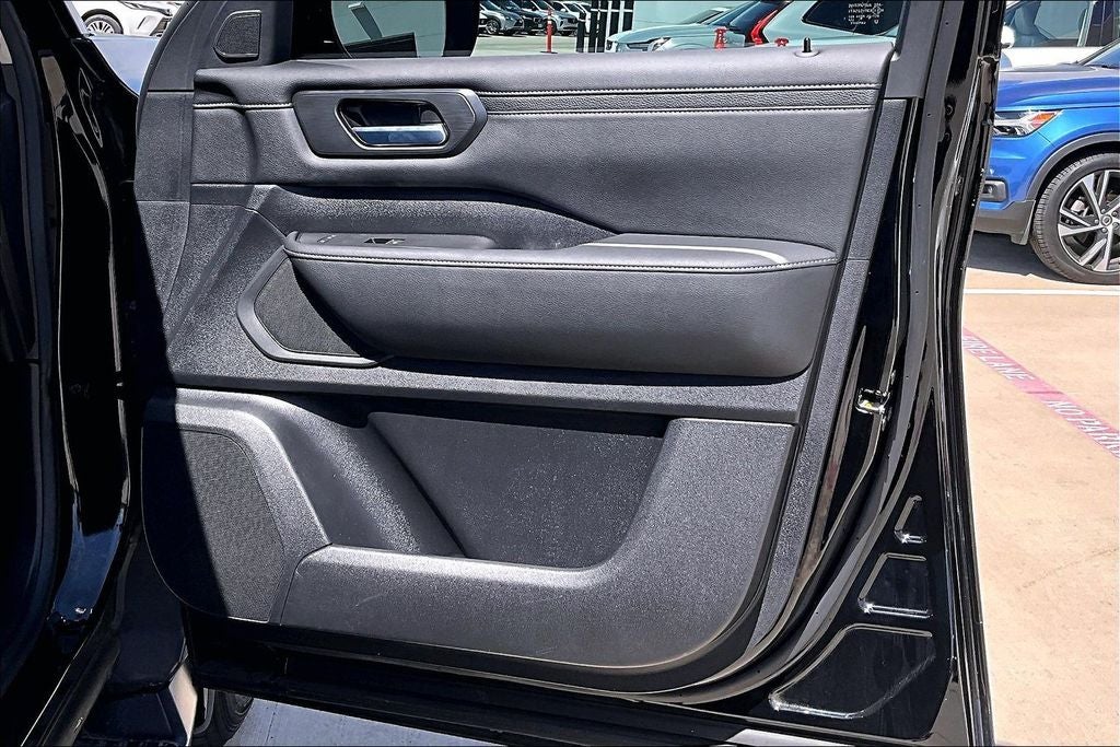 2025 Nissan Armada SV