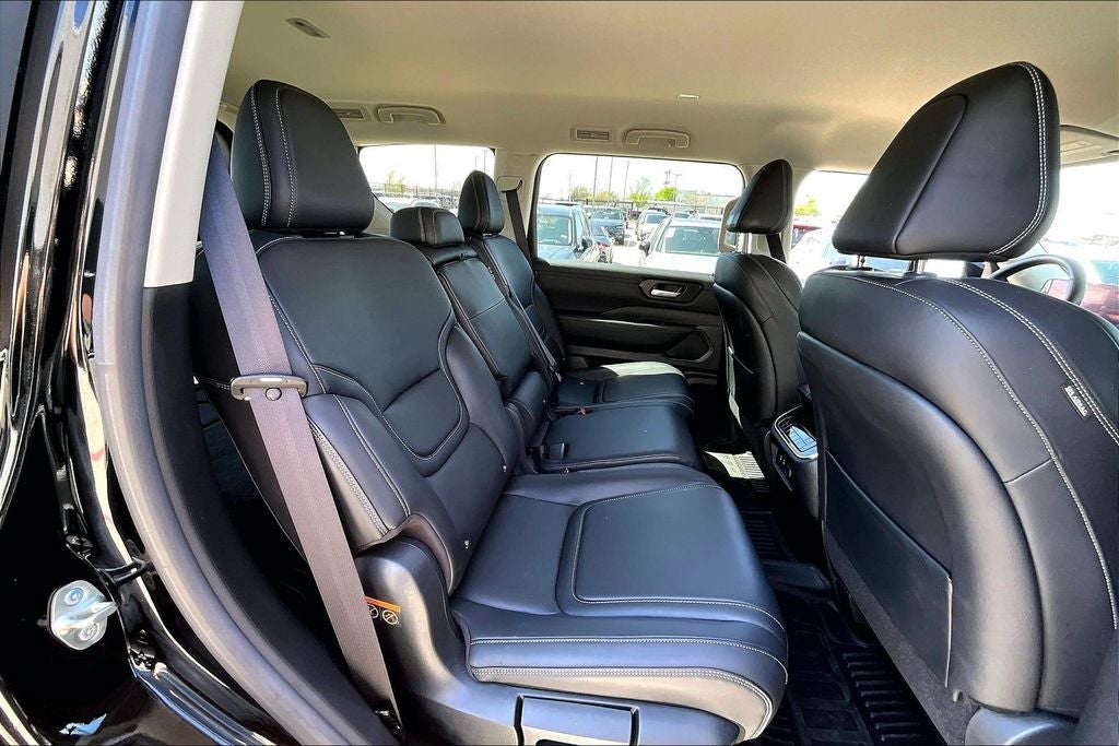 2025 Nissan Armada SV