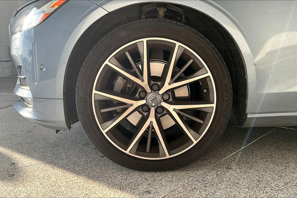 2018 Volvo S90 T5 Momentum