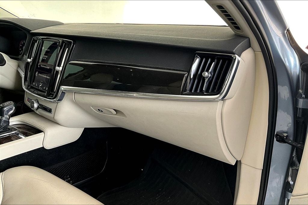 2018 Volvo S90 T5 Momentum