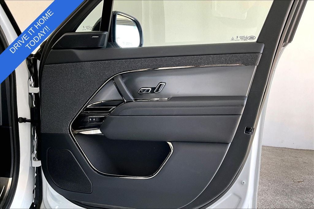2025 Land Rover Range Rover Sport SE