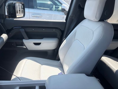 2025 Land Rover Defender 110 S