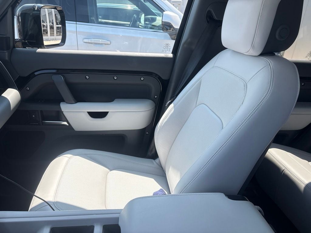 2025 Land Rover Defender 110 S