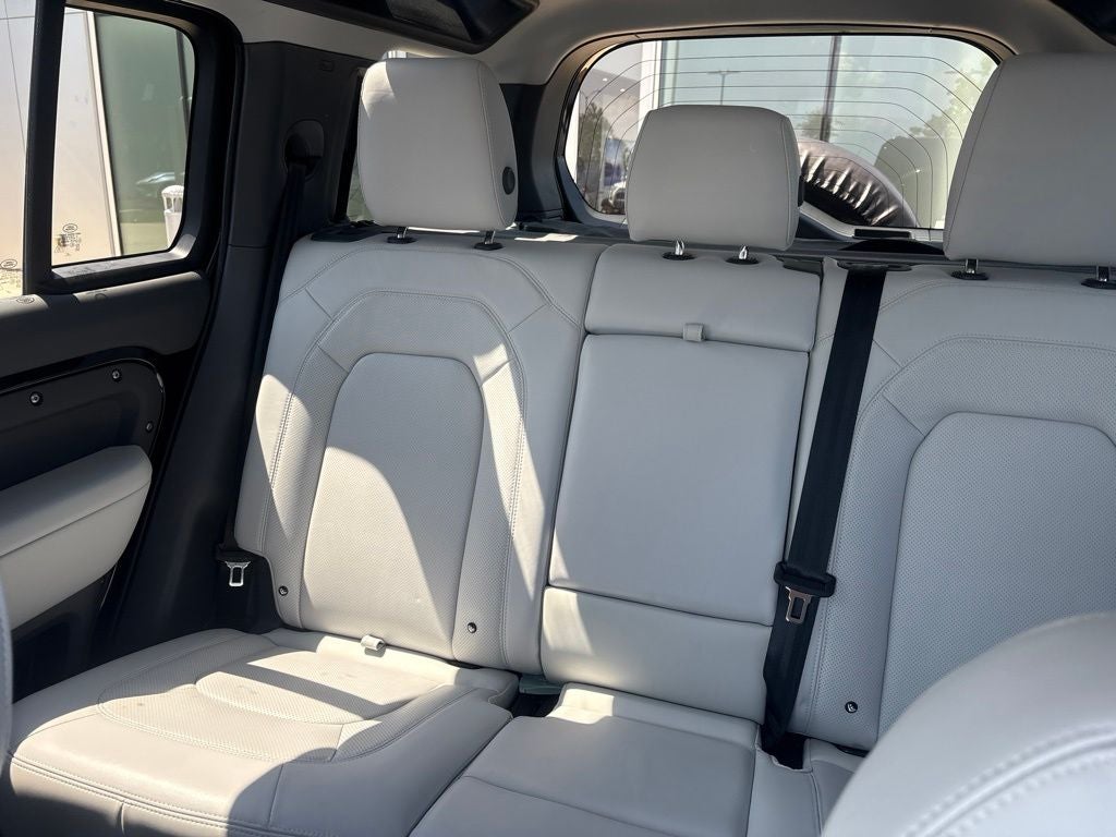 2025 Land Rover Defender 110 S