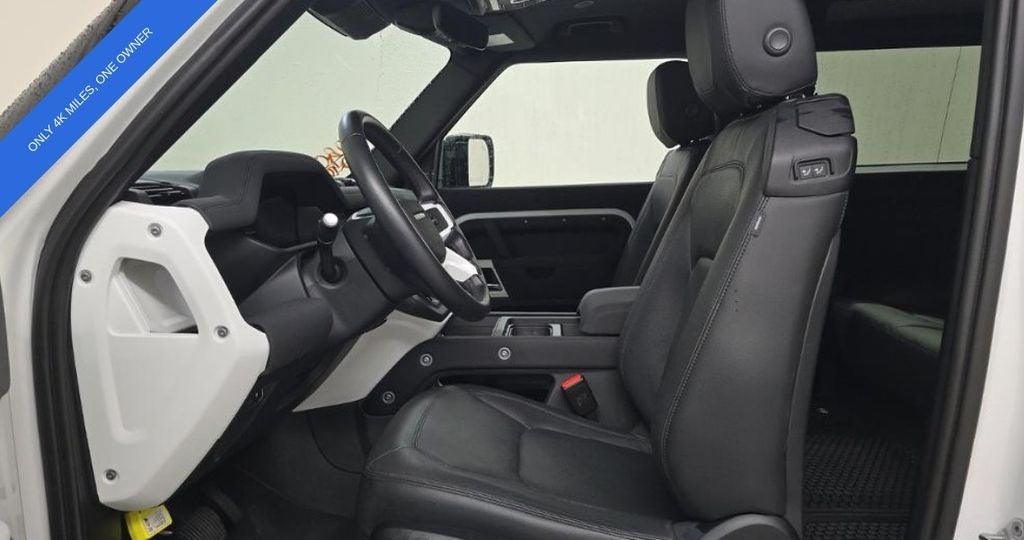 2023 Land Rover Defender 90 SE