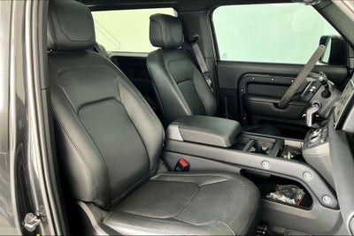 2023 Land Rover Defender 90 V8