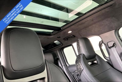 2025 Land Rover Defender 110 OCTA