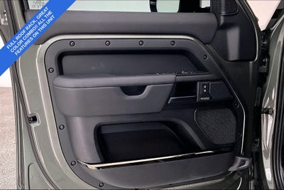 2025 Land Rover Defender 110 OCTA
