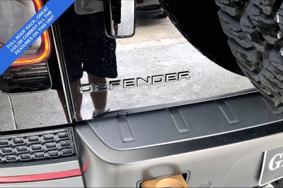 2025 Land Rover Defender 110 OCTA