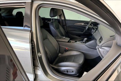 2018 Buick Regal TourX Essence