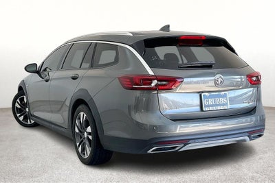 2018 Buick Regal TourX Essence