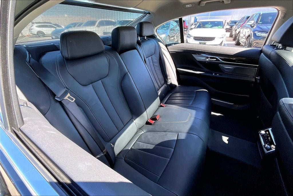 2019 BMW 7 Series 740i