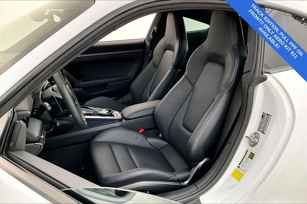 2025 Porsche 911 Carrera