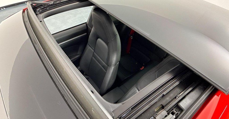 2020 Porsche 911 Carrera