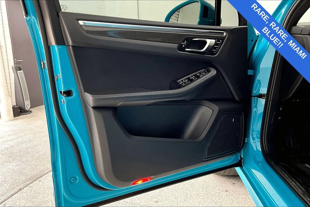 2022 Porsche Macan Base