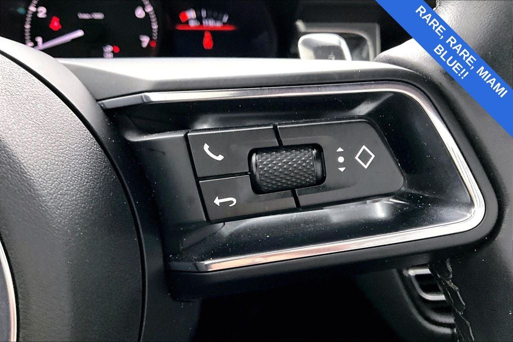 2022 Porsche Macan Base