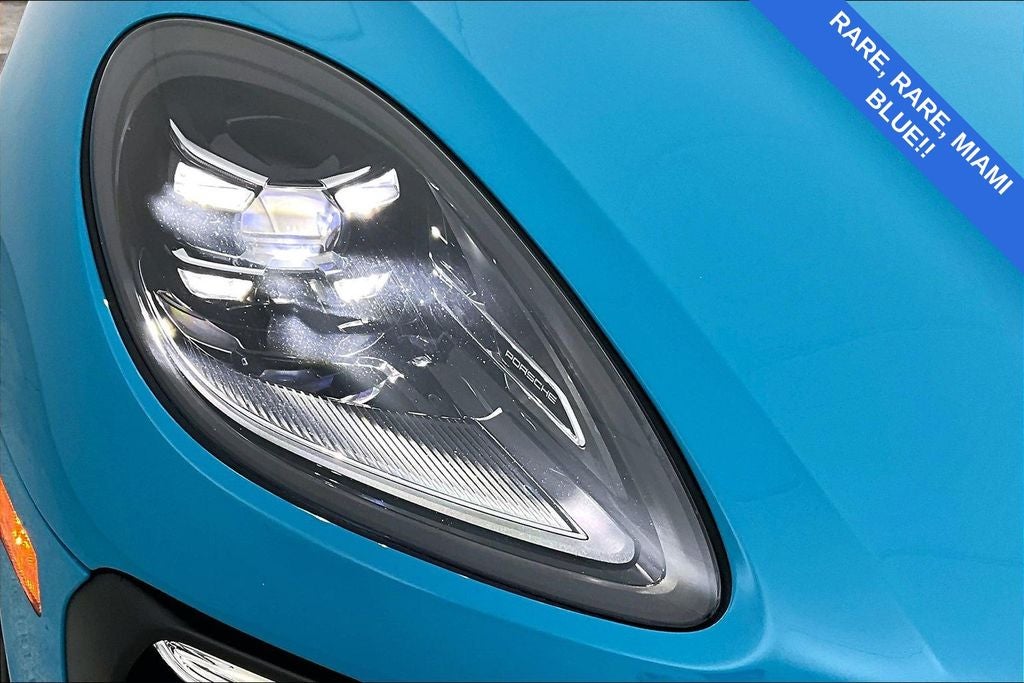 2022 Porsche Macan Base