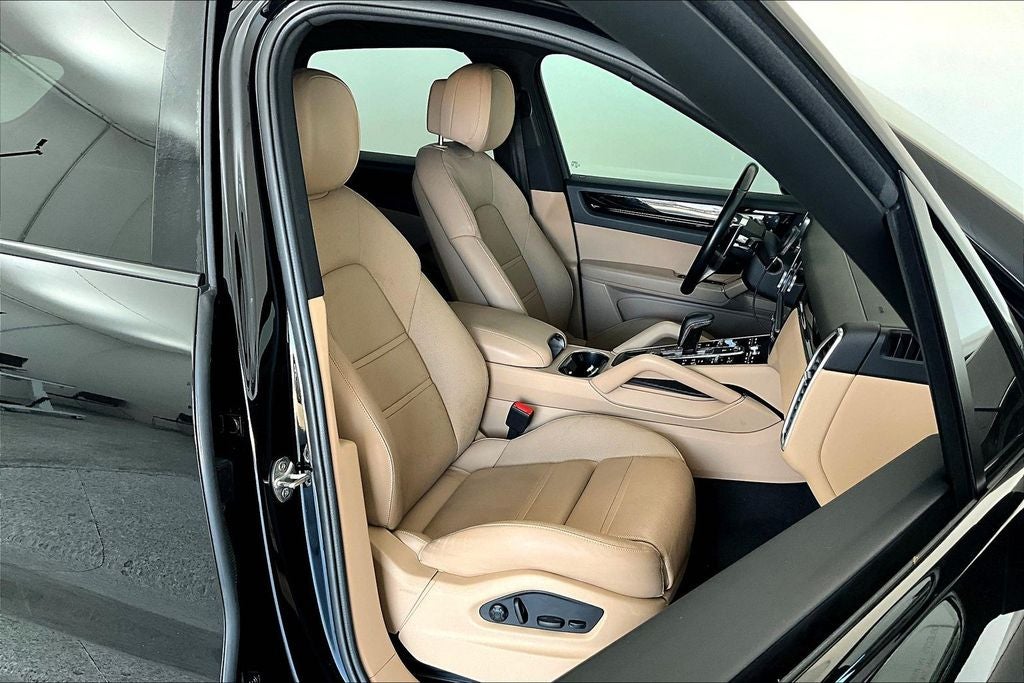 2022 Porsche Cayenne Base