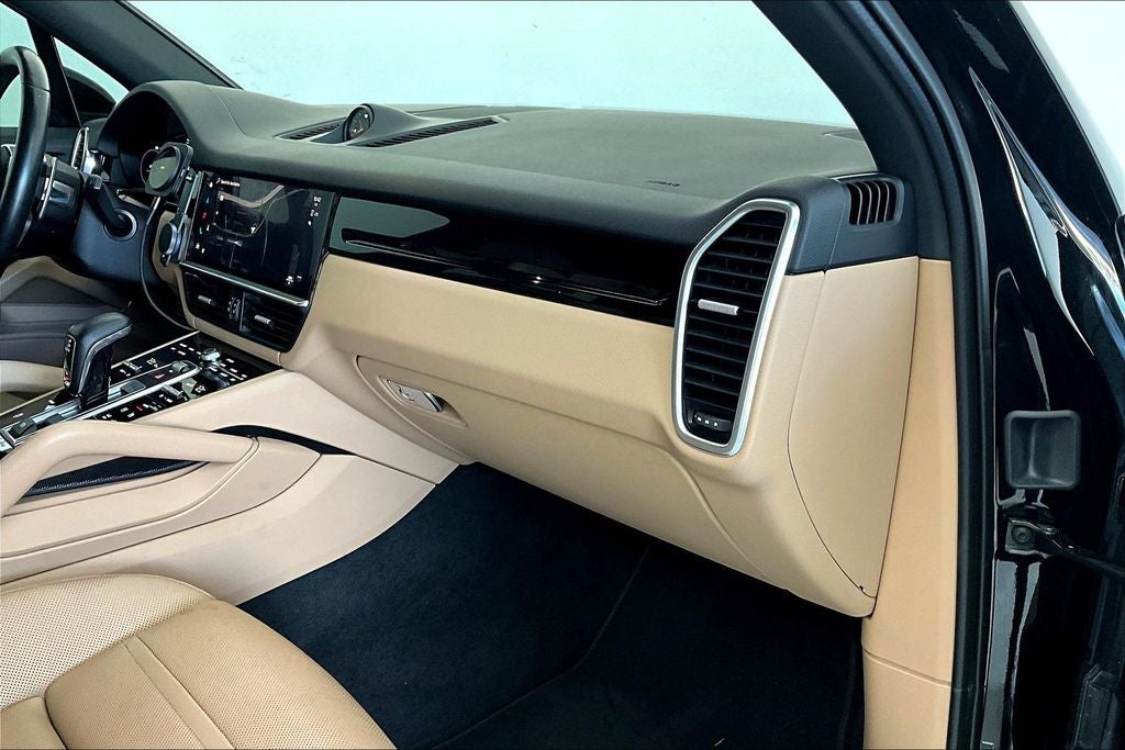 2022 Porsche Cayenne Base