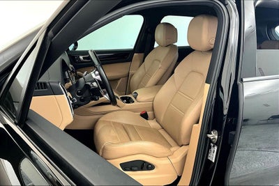 2022 Porsche Cayenne Base