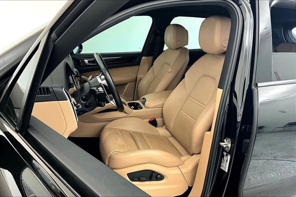 2022 Porsche Cayenne Base