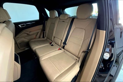 2022 Porsche Cayenne Base