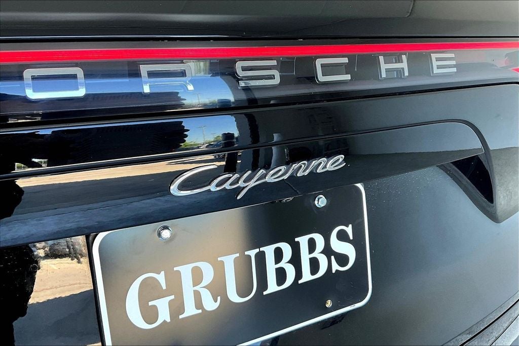 2022 Porsche Cayenne Base