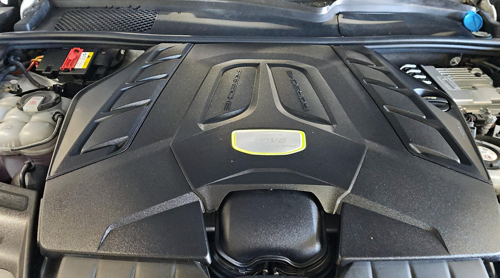 2022 Porsche Cayenne E-Hybrid Turbo S