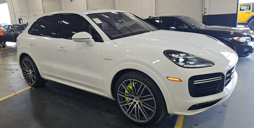 2022 Porsche Cayenne E-Hybrid Turbo S