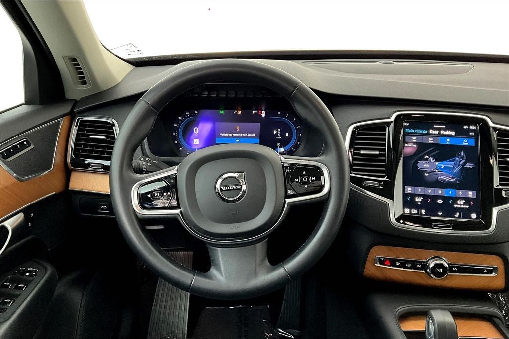 2023 Volvo XC90 B6 Plus 7-Seater