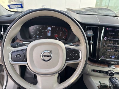 2021 Volvo XC60 T5 Momentum