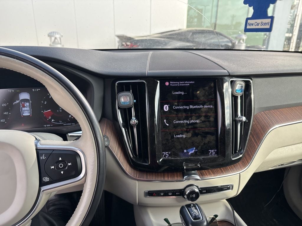 2021 Volvo XC60 T5 Momentum