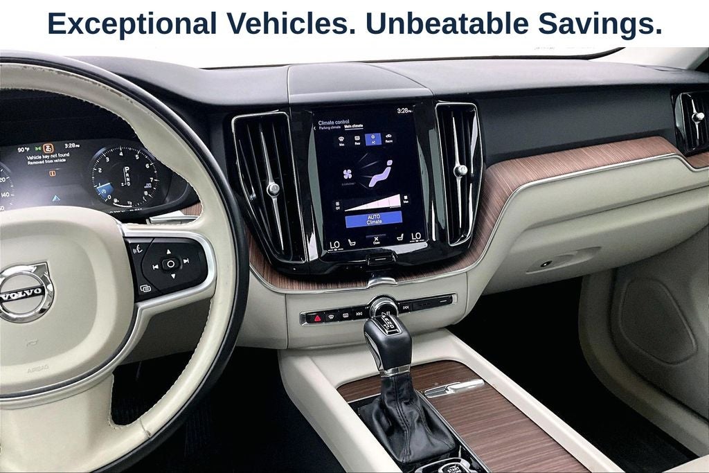 2021 Volvo XC60 T5 Momentum