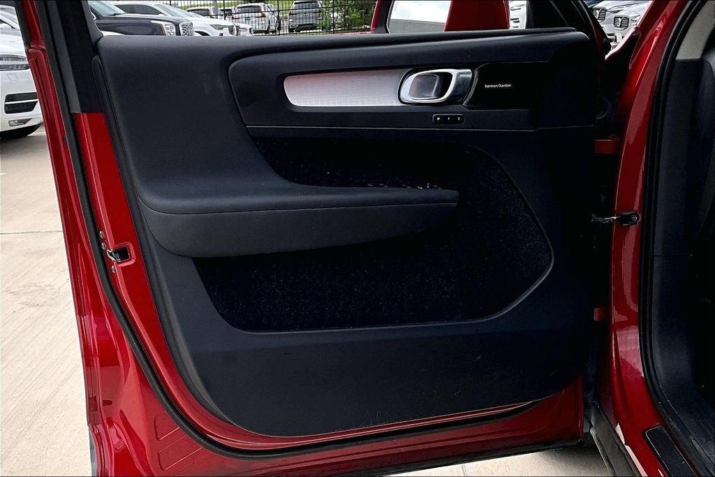 2019 Volvo XC40 Momentum