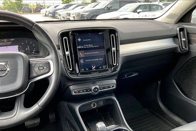 2019 Volvo XC40 Momentum