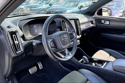 2020 Volvo XC40 R-Design