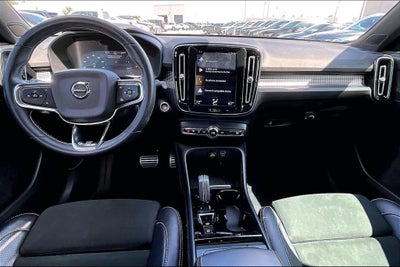 2020 Volvo XC40 R-Design