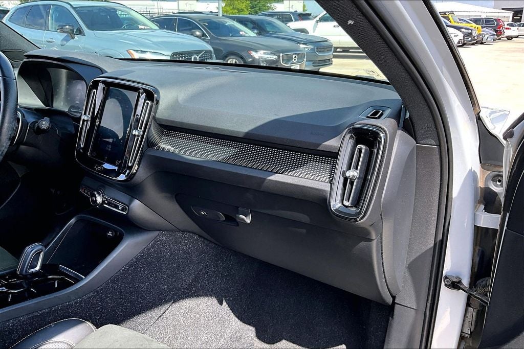 2020 Volvo XC40 R-Design
