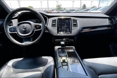 2019 Volvo XC90 T6 Momentum