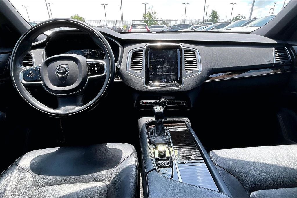 2019 Volvo XC90 T6 Momentum