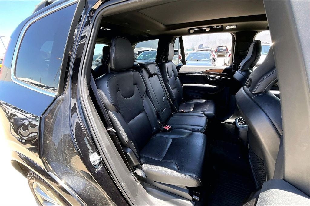 2019 Volvo XC90 T6 Momentum