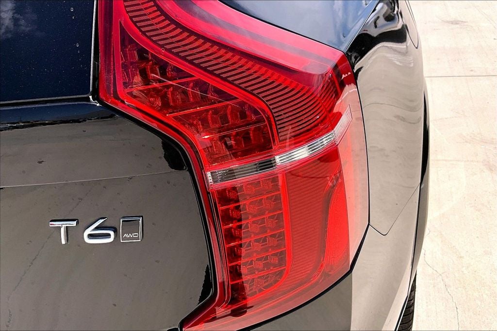 2019 Volvo XC90 T6 Momentum