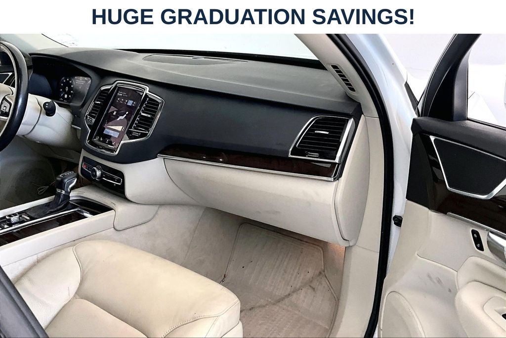 2016 Volvo XC90 T6 Momentum