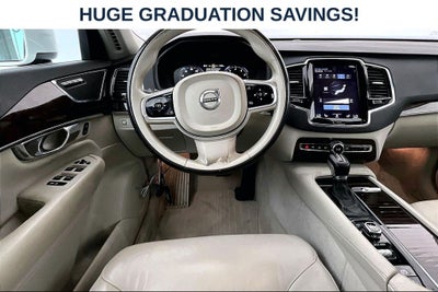 2016 Volvo XC90 T6 Momentum