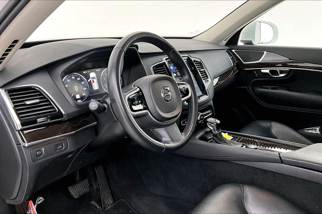 2018 Volvo XC90 T6 Momentum